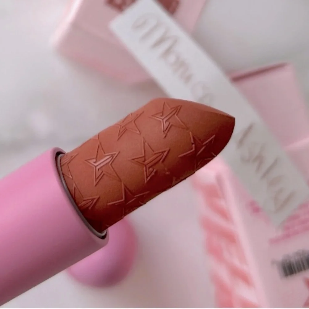NWT JEFFREE STAR VELVET TRAP LIPSTICK IN KUMQUAT- WARM EARTH-TONE TERRACOTTA